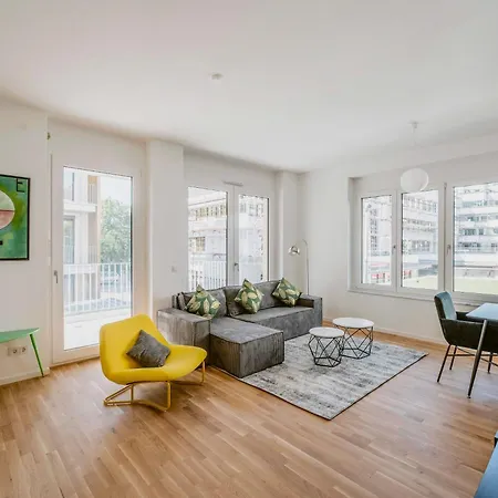 Exquis Luxus 2br Etro I Balcony I Family-friendly I Mercedes I Office Μπέμπλινγκεν