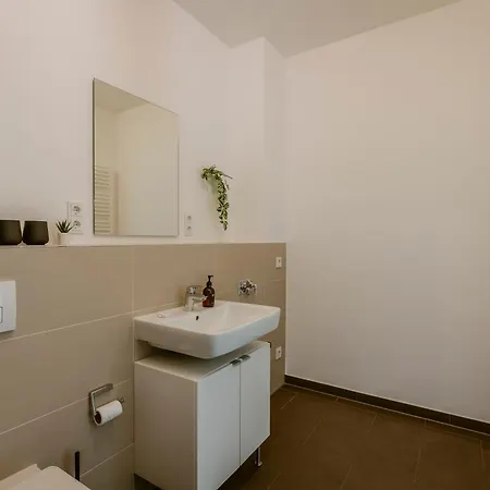 Exquis Luxus 2br Etro I Balcony I Family-friendly I Mercedes I Office アパート ベーブリンゲン