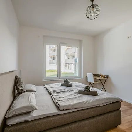 Exquis Luxus 2br Etro I Balcony I Family-friendly I Mercedes I Office Apartment