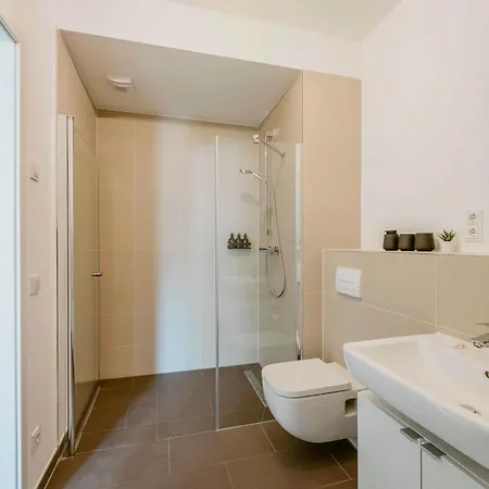 Exquis Luxus 2br Etro I Balcony I Family-friendly I Mercedes I Office Apartment